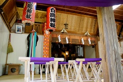 白瀧神社拝殿内部