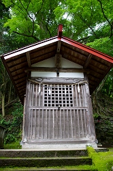 本殿横の八坂神社