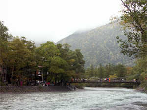 河童橋と梓川