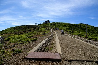 刈田岳への登り坂