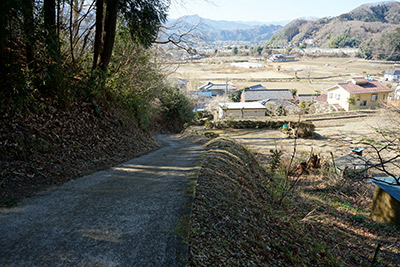 新堀神社から下る道
